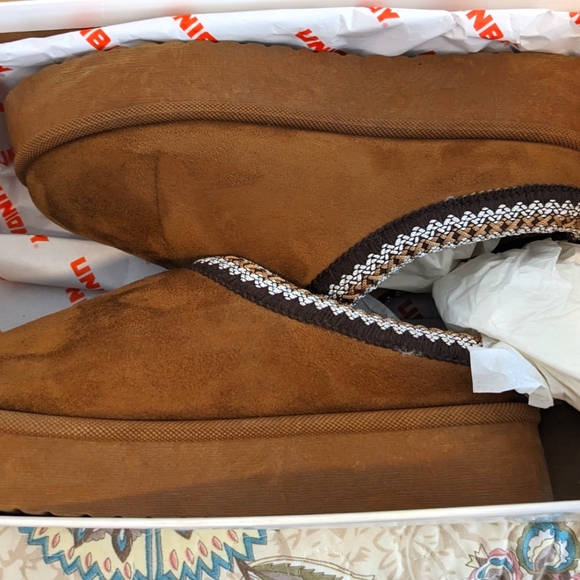 Platform slip Ons - Picture 7 of 9